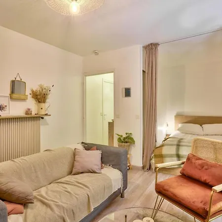 דירה Cozy Studio With Small Balcony For 2 In Montmartre *