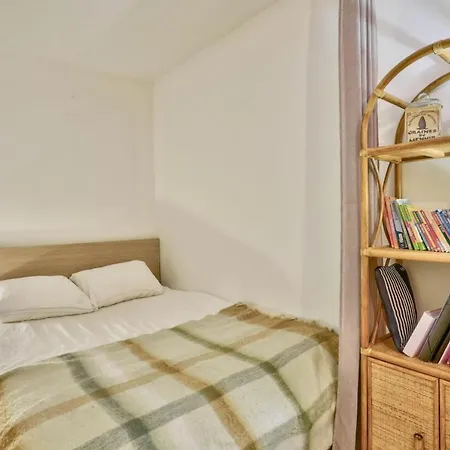 דירה Cozy Studio With Small Balcony For 2 In Montmartre פריז